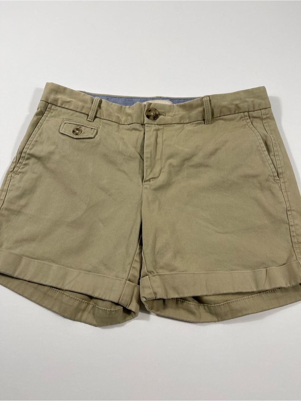 Women’s Banana Republic Khaki City Chino 4”Shorts Size 2 SKU#0196